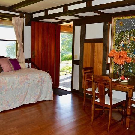 Oceanfront Suite Gibsons Eksteriør billede