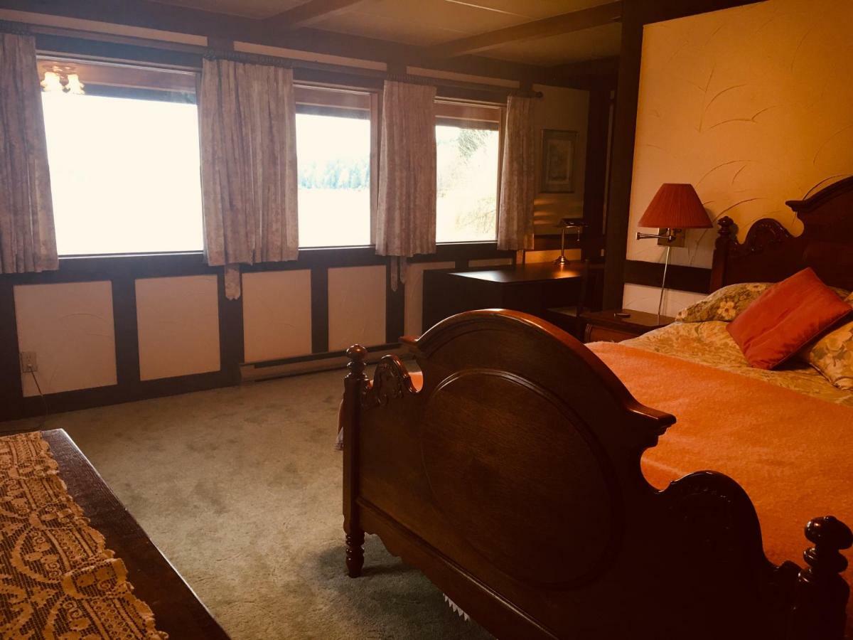 Oceanfront Suite Gibsons Eksteriør billede