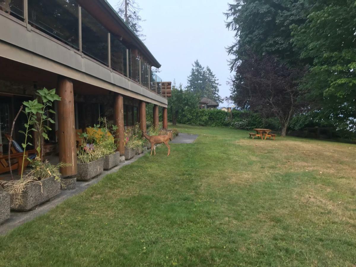 Oceanfront Suite Gibsons Eksteriør billede